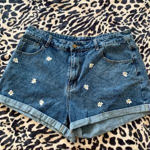 Brand New SHEIN flower jean shorts